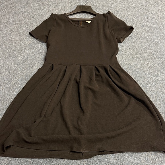 LuLaRoe Dresses & Skirts - LuLaRoe Amelia dress - classic black